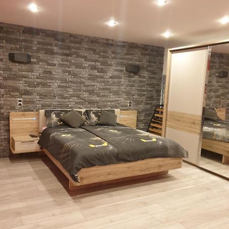 Room Petra In Centertown Senj  Exteriör bild