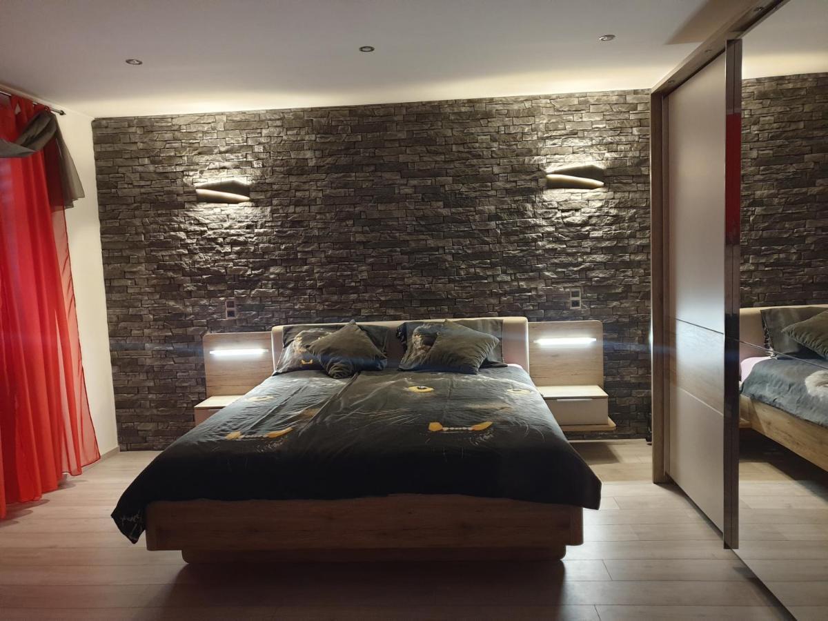 Room Petra In Centertown Senj  Exteriör bild
